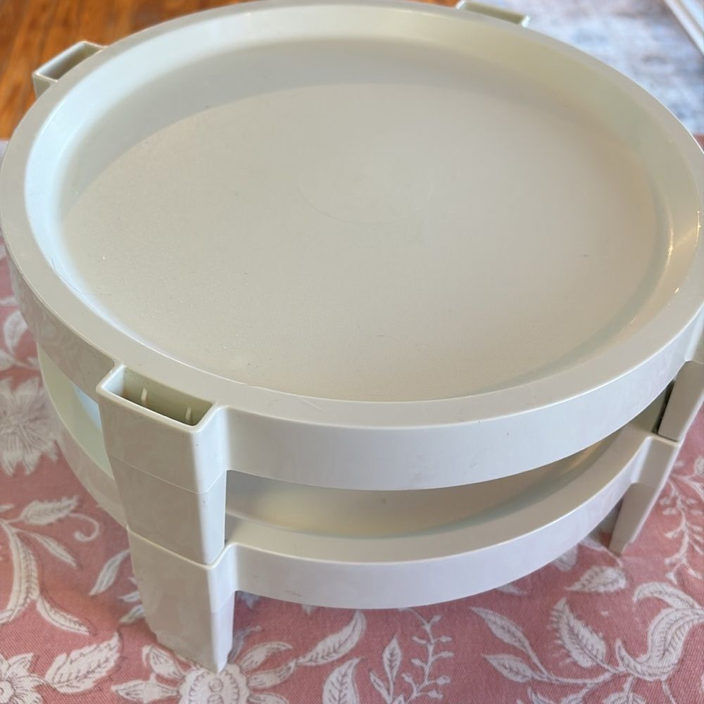 Tupperware Divide A Rack 🥧 Pie Stackers Cream coloured - Picture 3 of 8